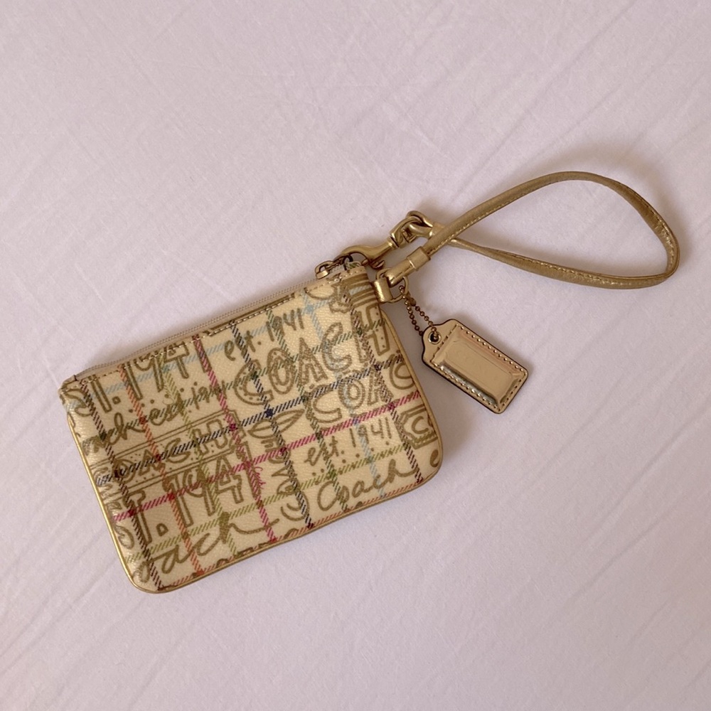 COACH Poppy Wristlet